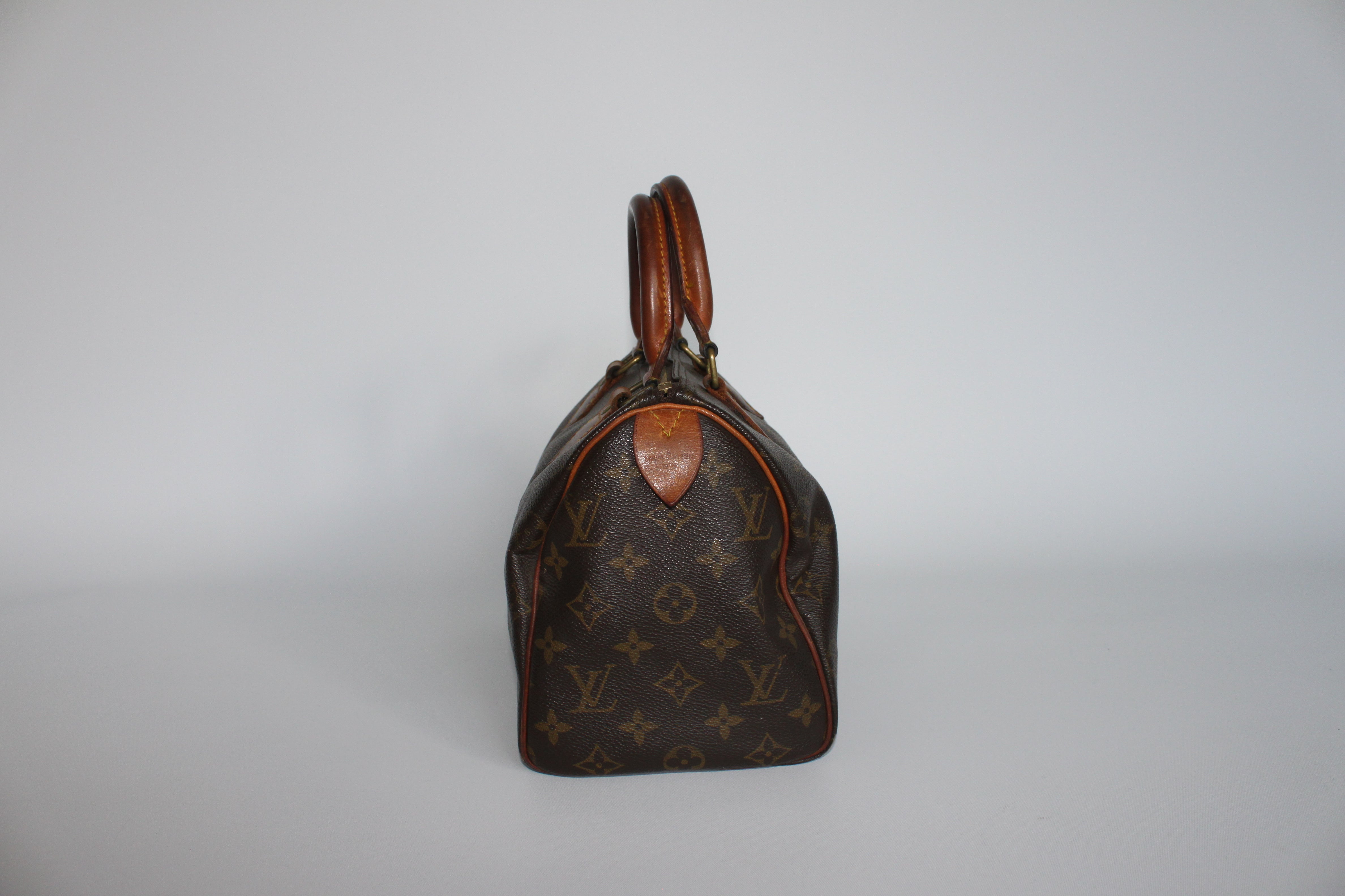 AUTHENTIC LOUIS VUITTON, A SPEEDY HANDBAG