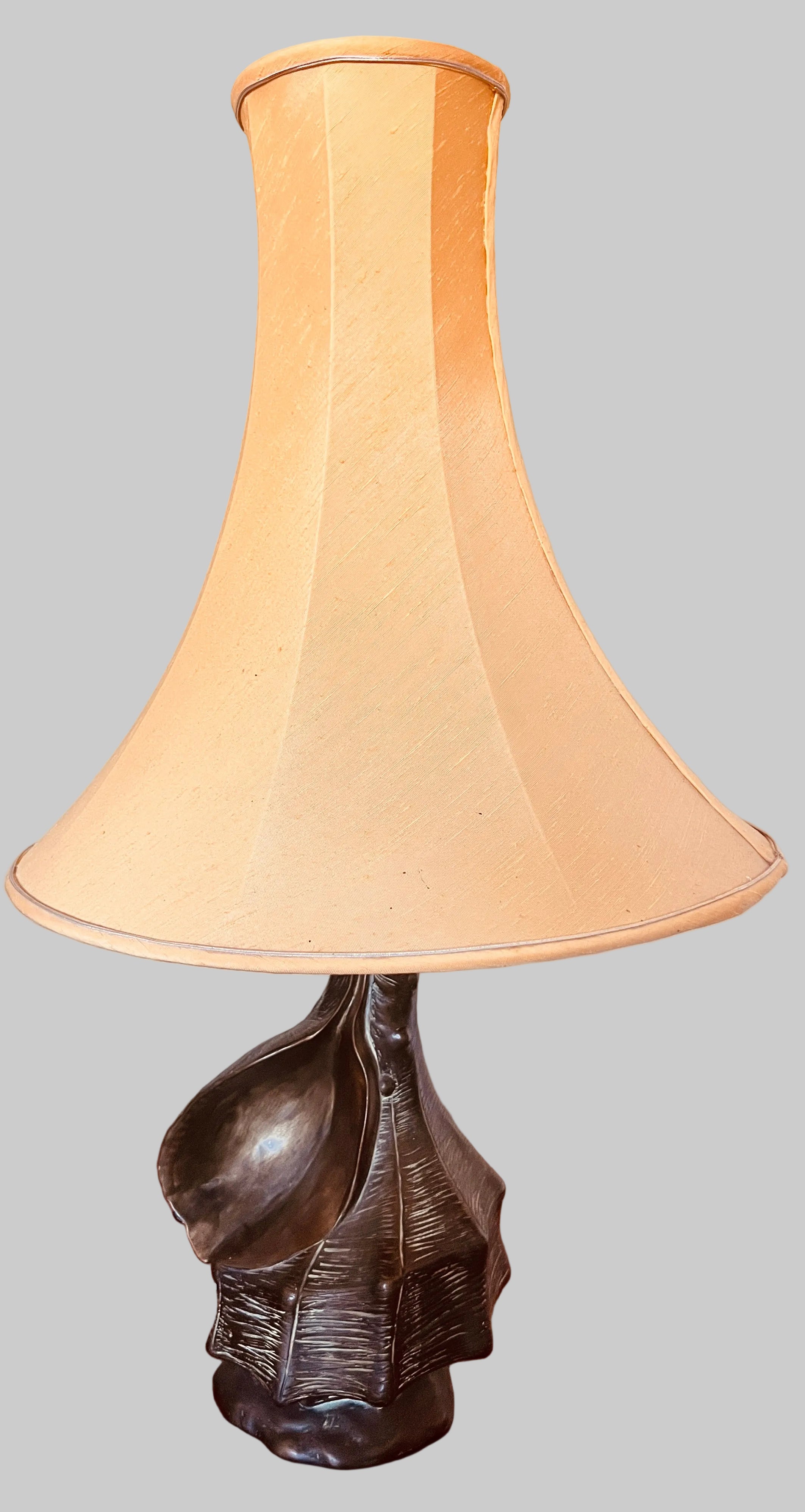 Sculptural midcentury Italian table lamp wiith original shade