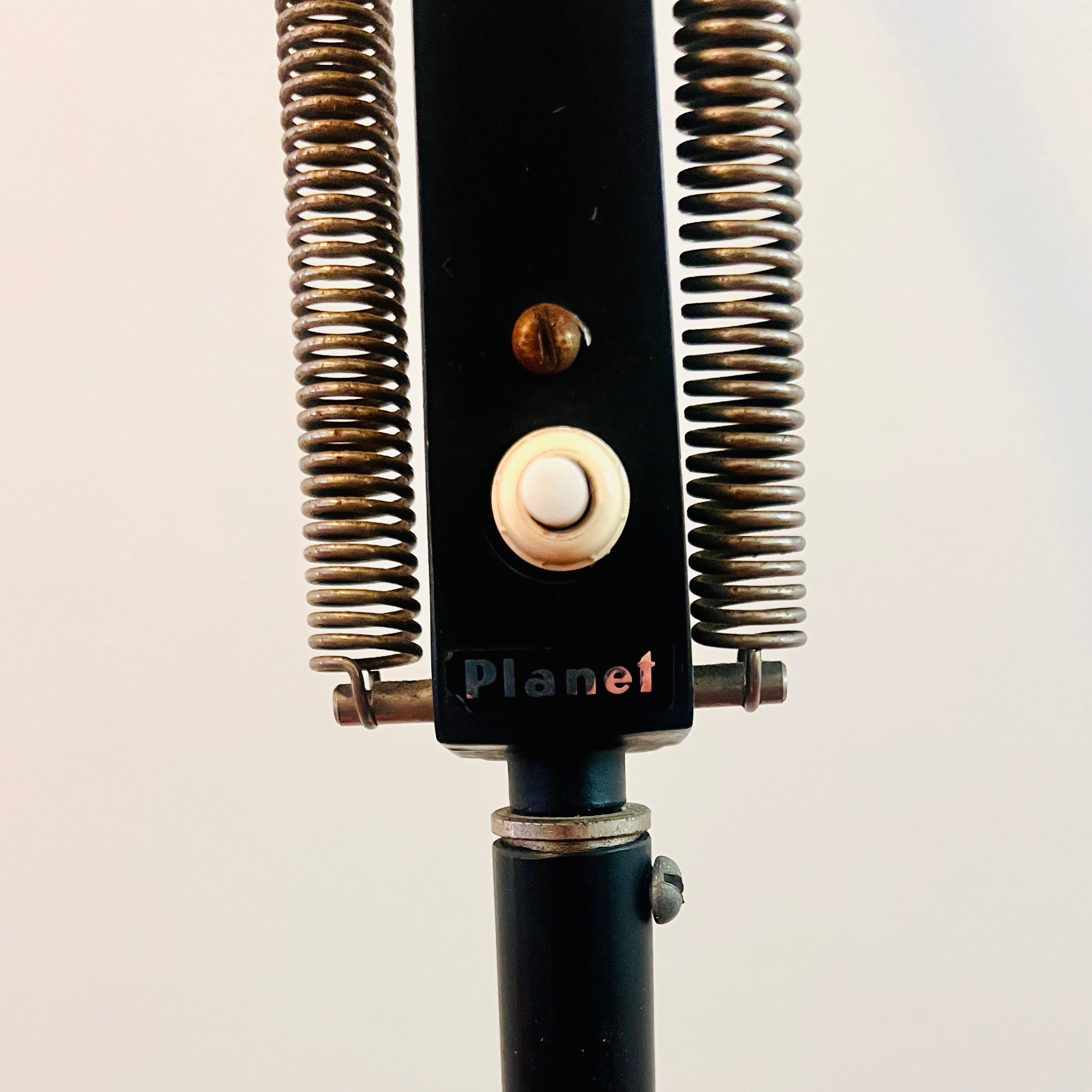 planet-indus-k-floor-lamp-black-switch