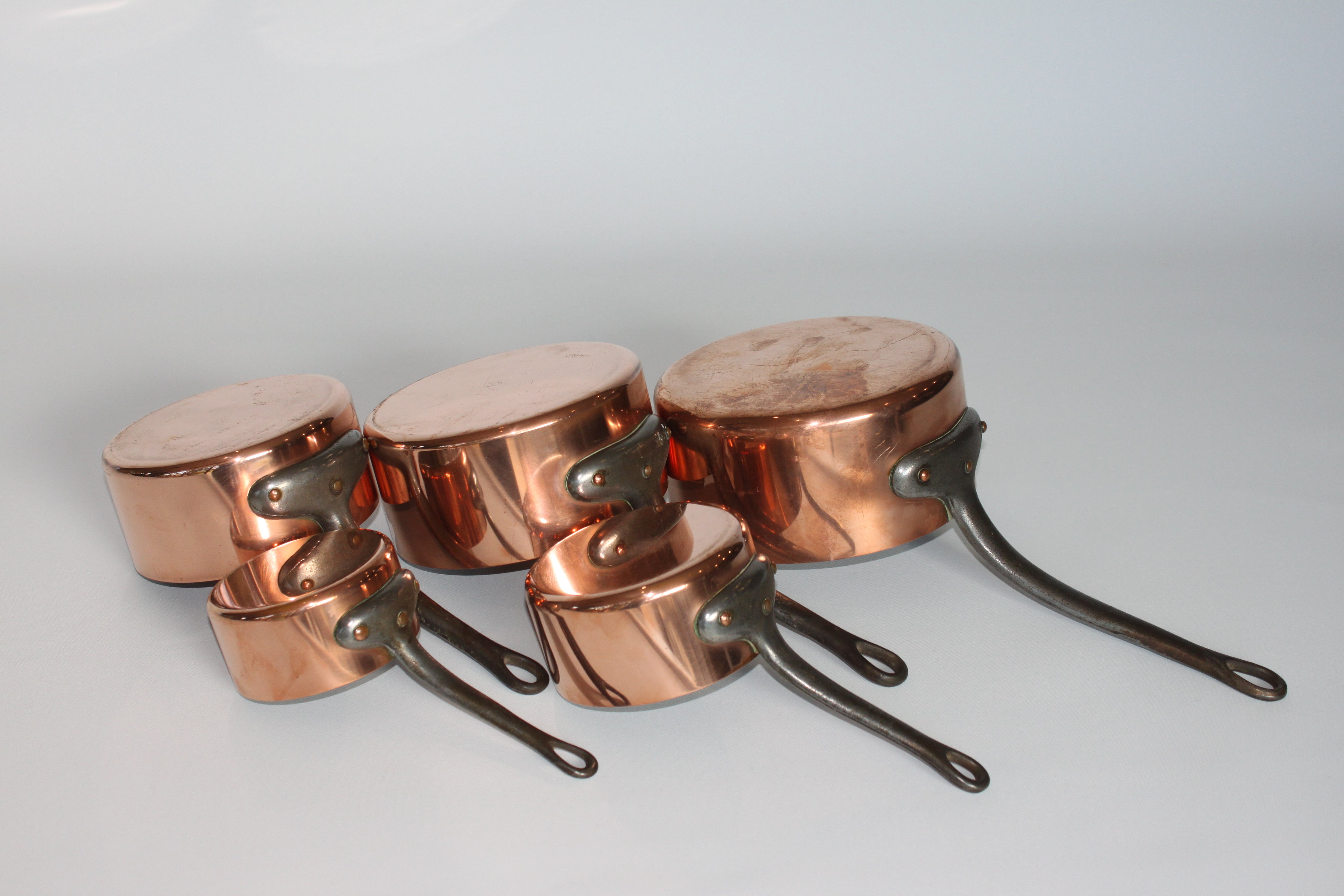 **French Copper Saucepan Set (5-Piece) — Mid 20th Century